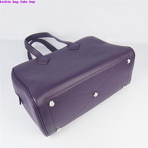 Hermes paris workshop requires 4 times to create the honey color smooth porous crocodile leather based bag, the kelly bag is graceful and elegant. birkin bag fake buy